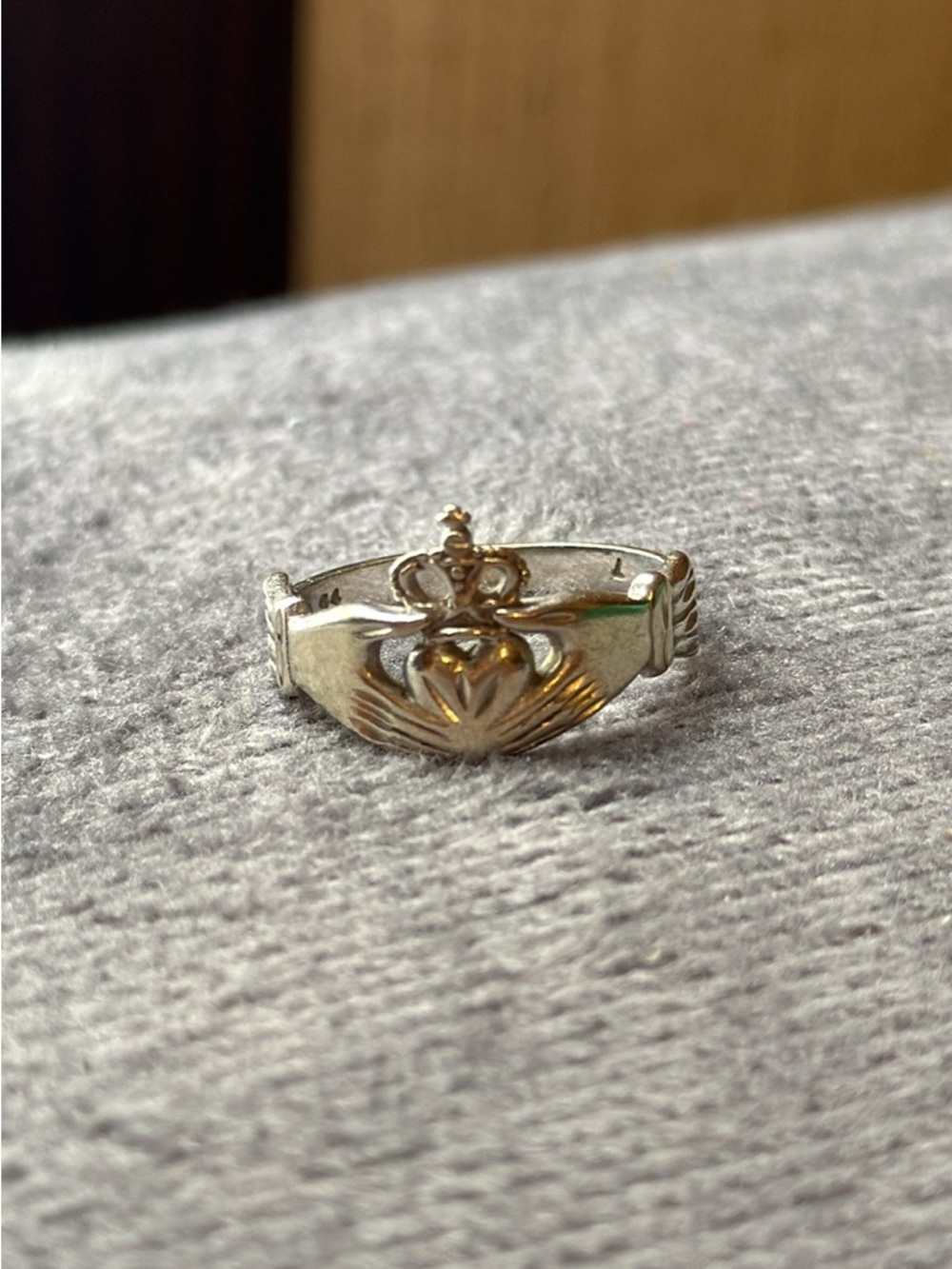 Claddagh Ring - white gold 10k